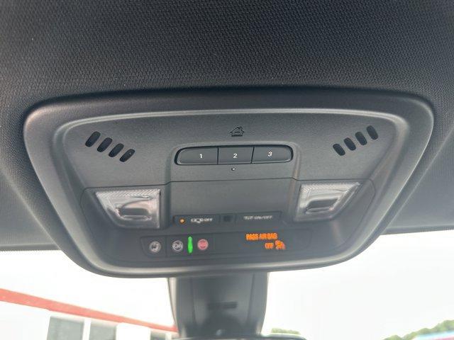 used 2023 Chevrolet Traverse car, priced at $28,988