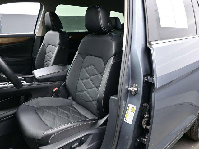 used 2025 Volkswagen Atlas car, priced at $35,915