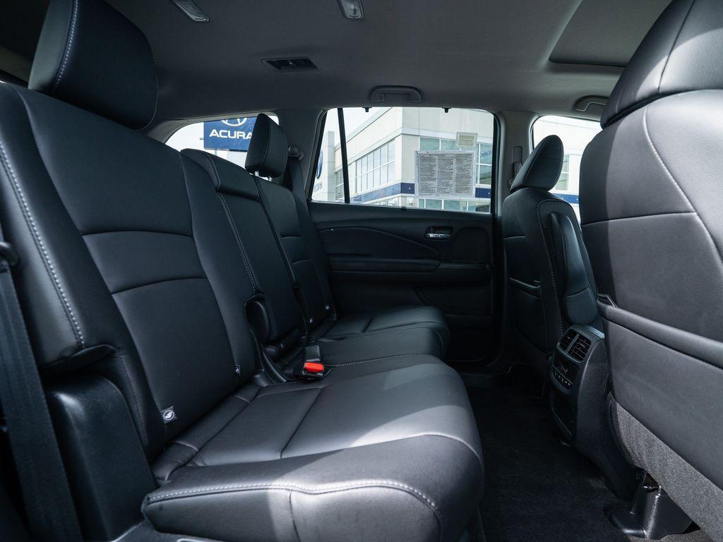 used 2022 Honda Pilot car, priced at $33,900