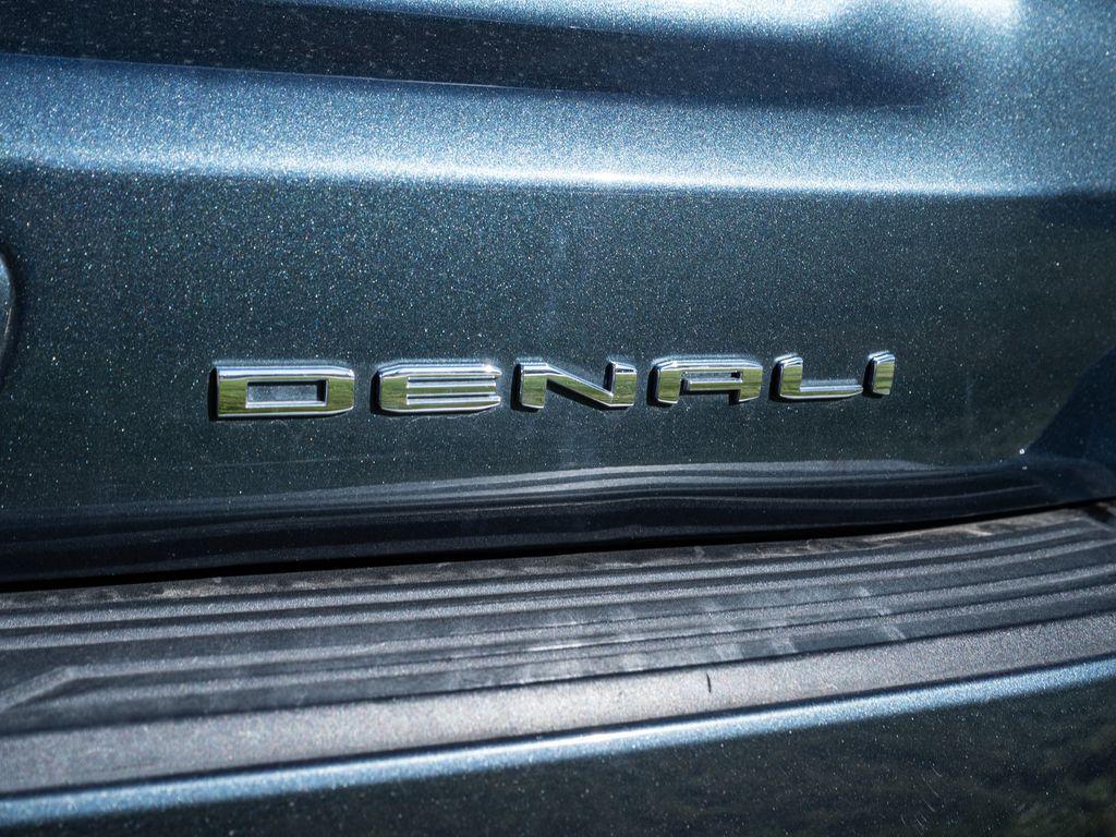 used 2021 GMC Yukon XL car, priced at $48,125