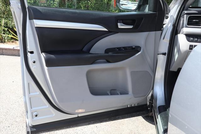 used 2019 Toyota Highlander car, priced at $17,995
