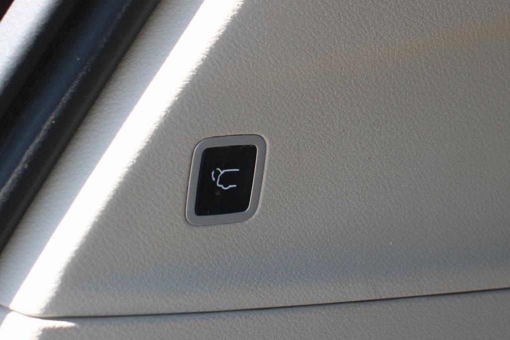 used 2021 Chrysler Pacifica car, priced at $22,995