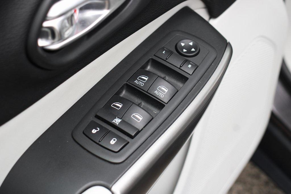 used 2020 Jeep Cherokee car, priced at $17,995