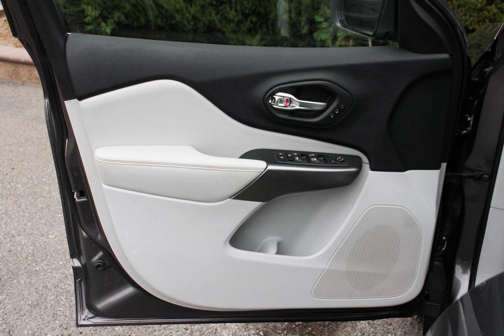 used 2020 Jeep Cherokee car, priced at $17,995