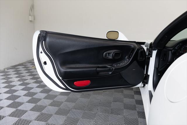 used 2004 Chevrolet Corvette car