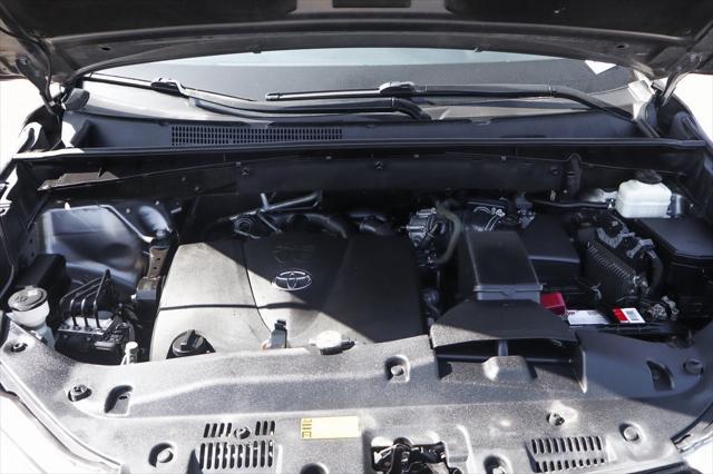 used 2018 Toyota Highlander car, priced at $24,995