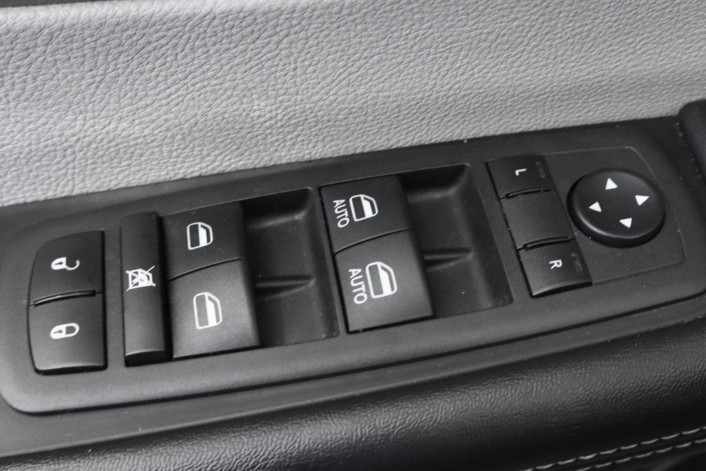 used 2022 Chrysler Pacifica car, priced at $16,995