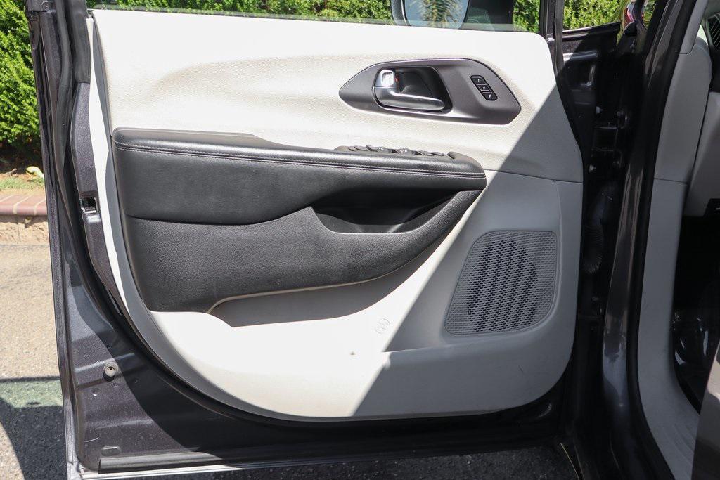 used 2022 Chrysler Pacifica car, priced at $16,995