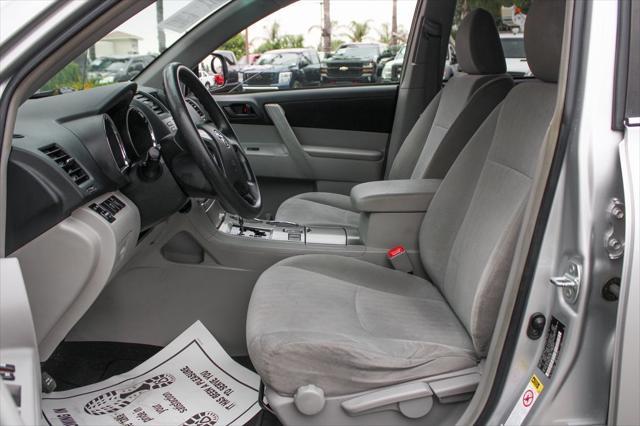 used 2012 Toyota Highlander car, priced at $11,995