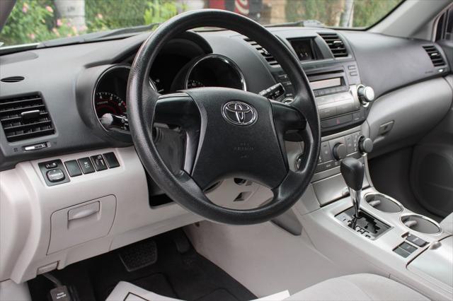 used 2012 Toyota Highlander car, priced at $11,995