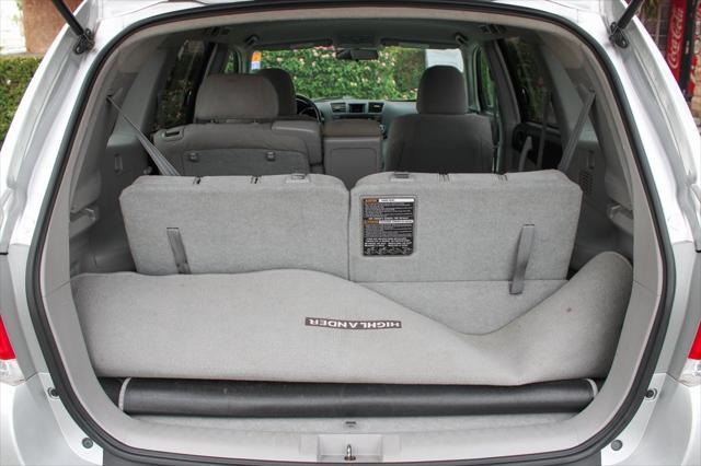 used 2012 Toyota Highlander car, priced at $11,995