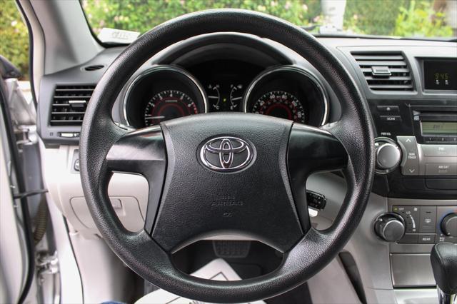 used 2012 Toyota Highlander car, priced at $11,995