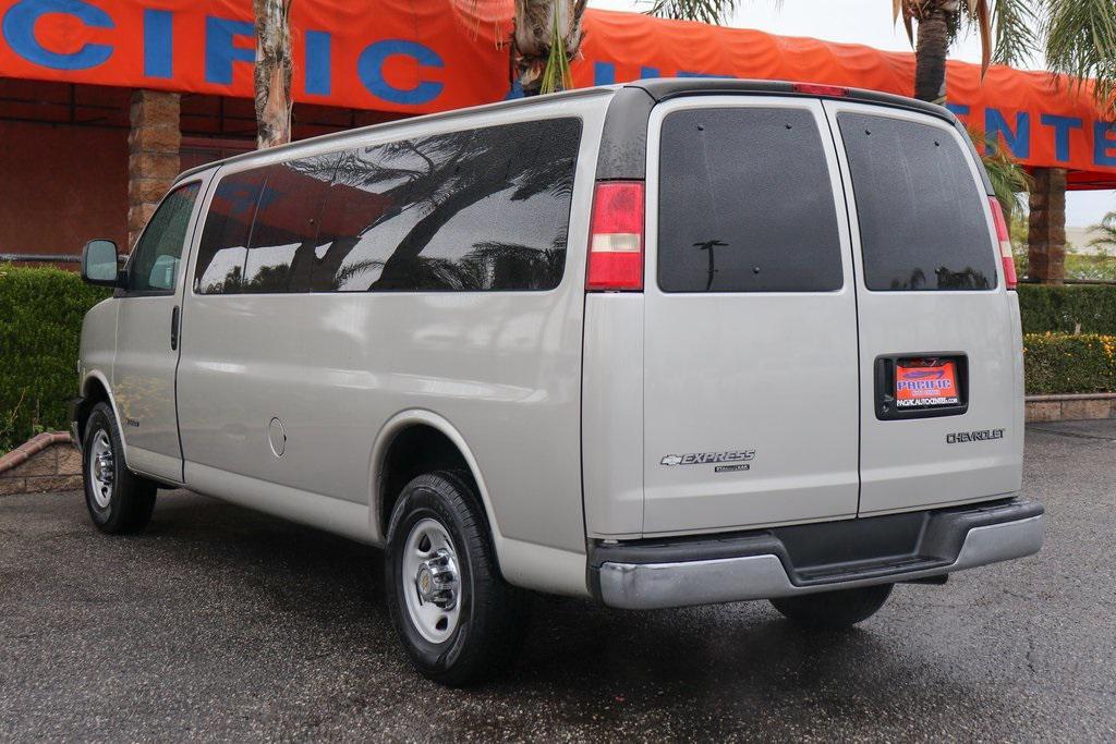 used 2005 Chevrolet Express 3500 car