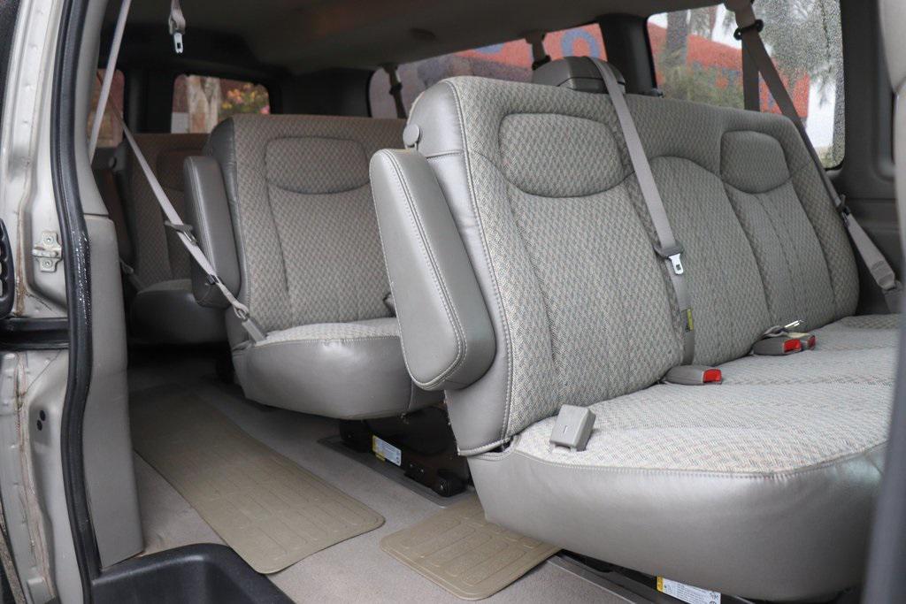 used 2005 Chevrolet Express 3500 car