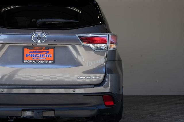 used 2015 Toyota Highlander car, priced at $18,995