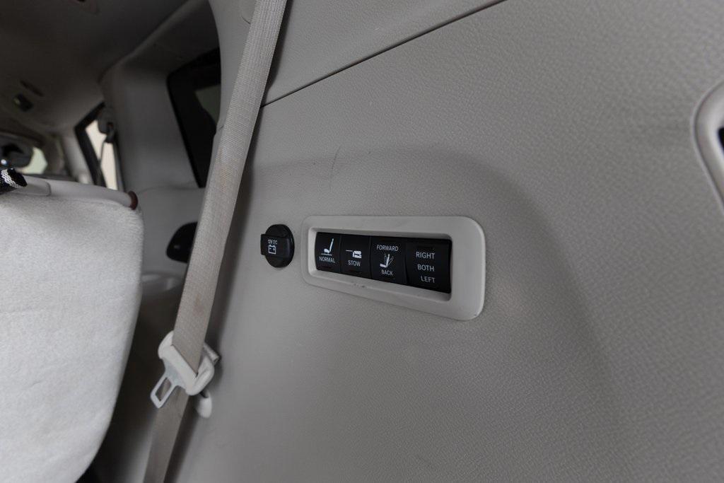 used 2020 Chrysler Pacifica car, priced at $13,995