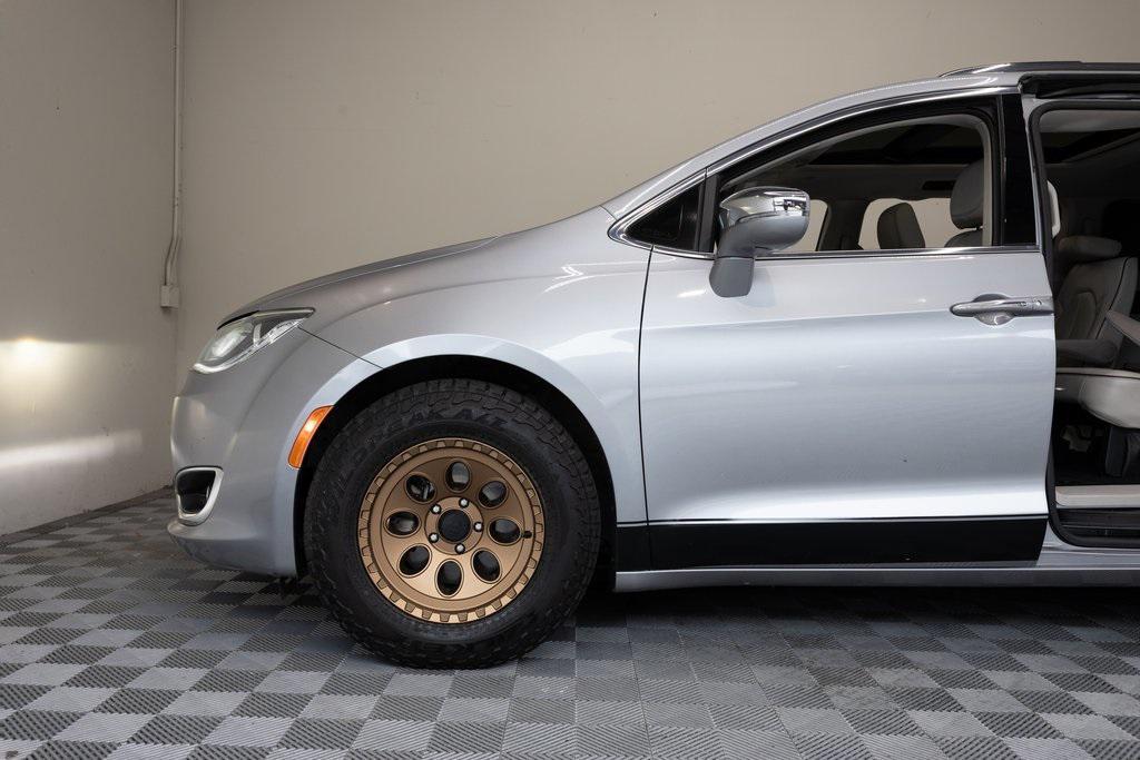 used 2020 Chrysler Pacifica car, priced at $13,995