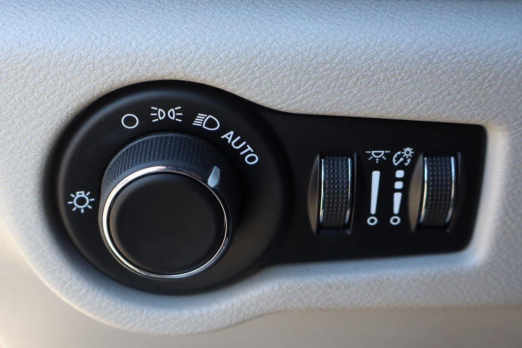 used 2019 Chrysler Pacifica car, priced at $15,995