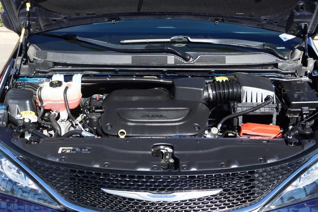 used 2019 Chrysler Pacifica car, priced at $15,995