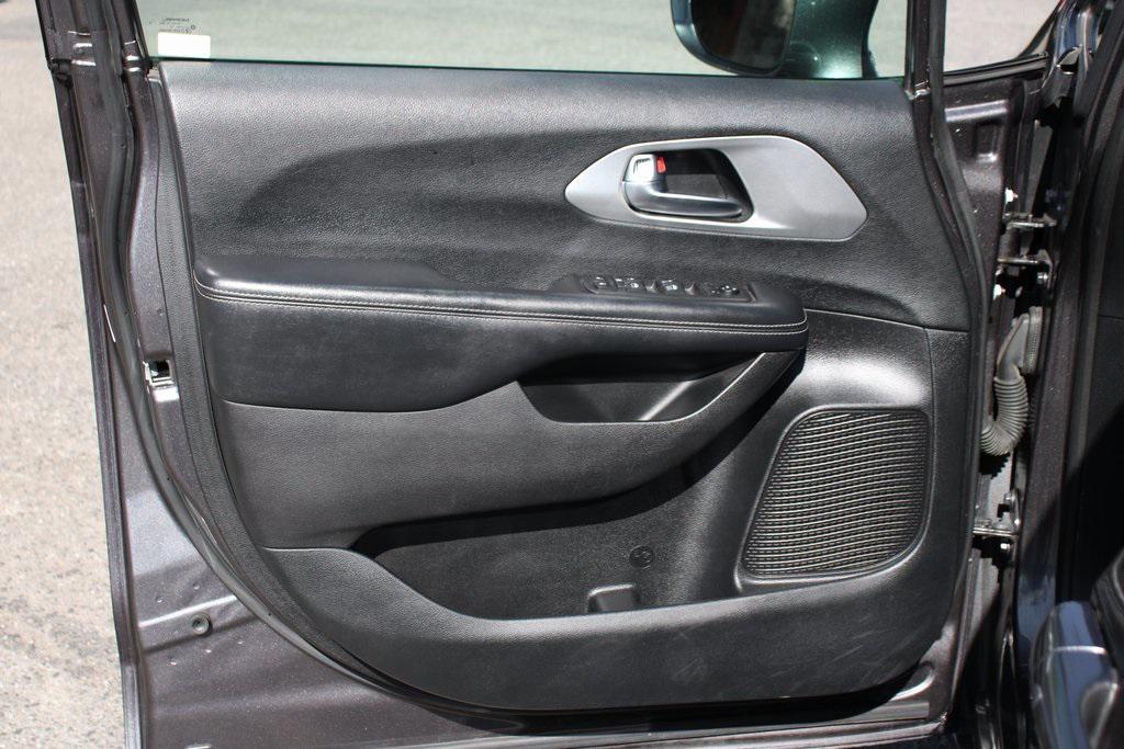 used 2019 Chrysler Pacifica car, priced at $13,995