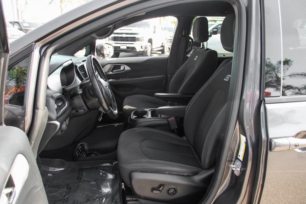 used 2019 Chrysler Pacifica car, priced at $13,995