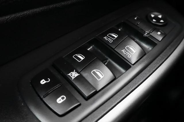 used 2020 Jeep Cherokee car, priced at $18,995