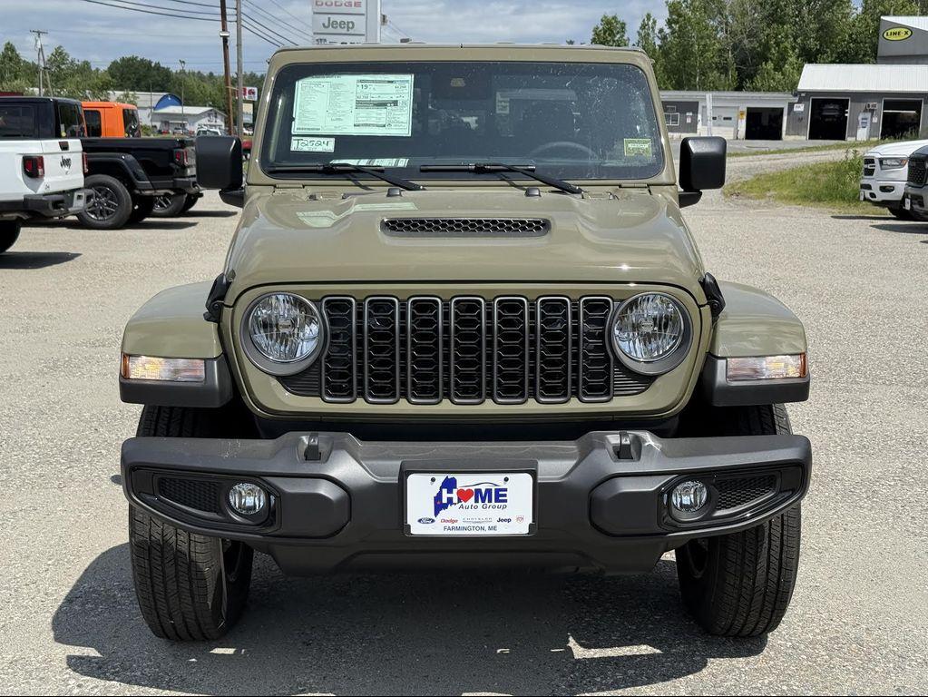 new 2025 Jeep Gladiator car, priced at $49,870