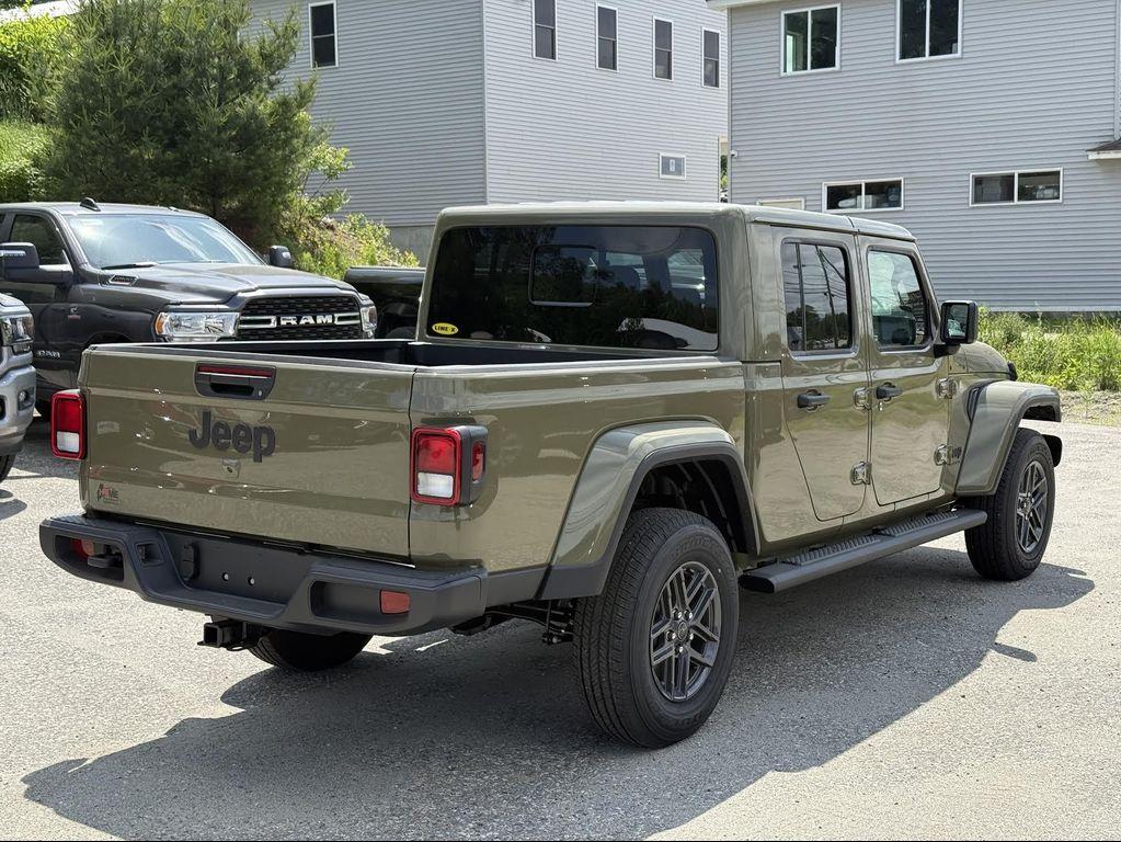 new 2025 Jeep Gladiator car, priced at $49,870