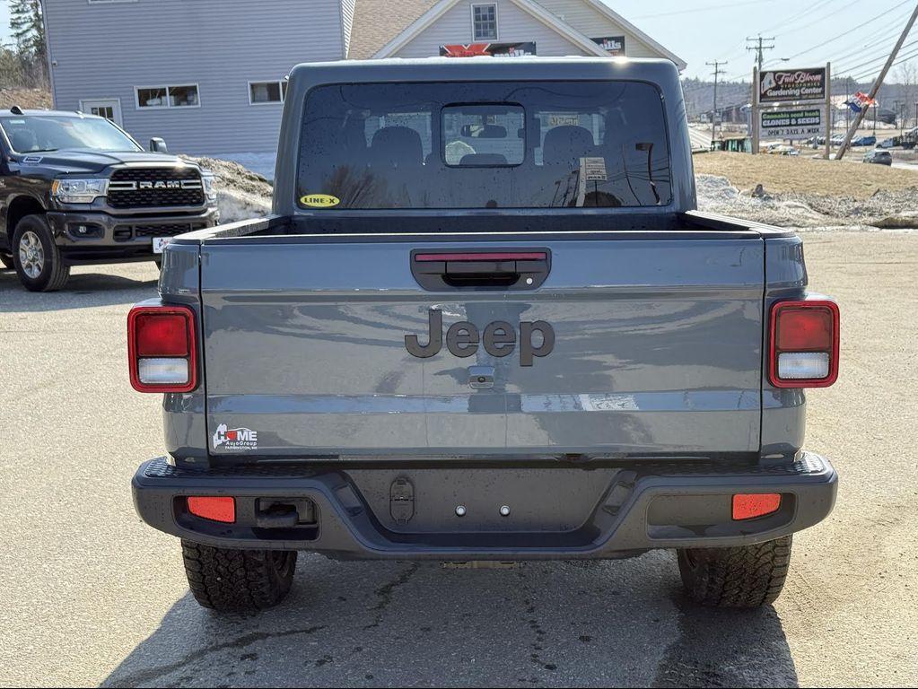 new 2025 Jeep Gladiator car, priced at $44,680