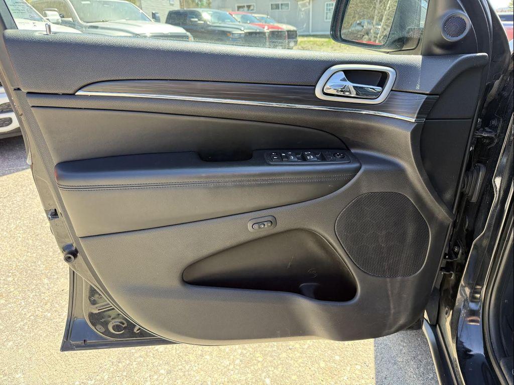 used 2021 Jeep Grand Cherokee car, priced at $25,198