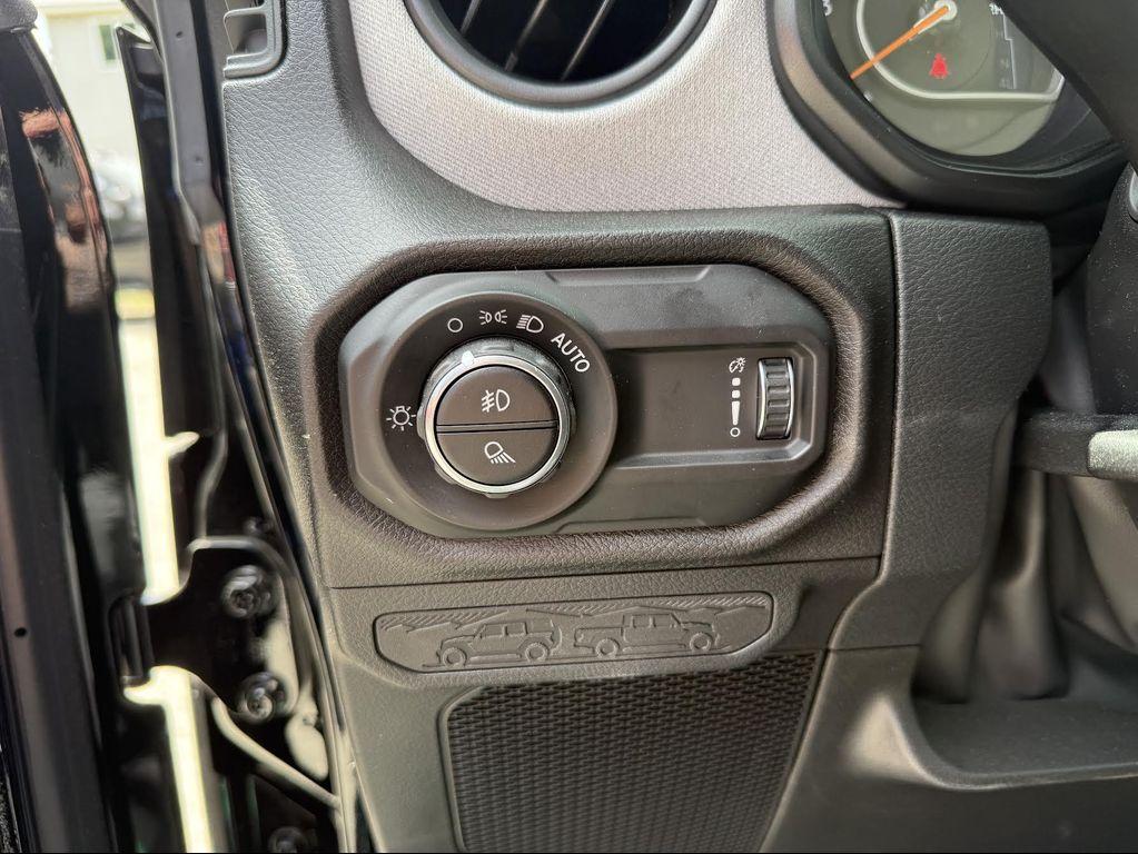 new 2025 Jeep Gladiator car, priced at $53,760