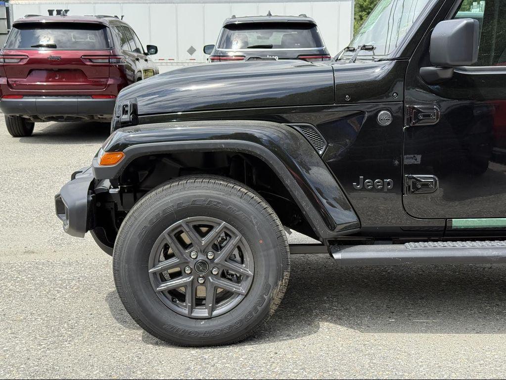 new 2025 Jeep Gladiator car, priced at $53,760