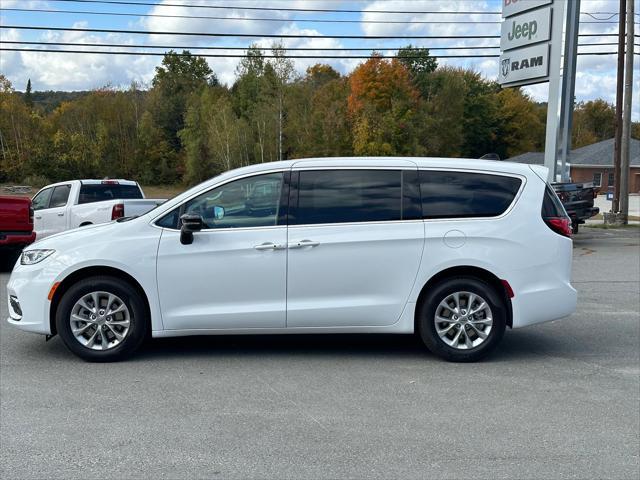 new 2024 Chrysler Pacifica car, priced at $46,495