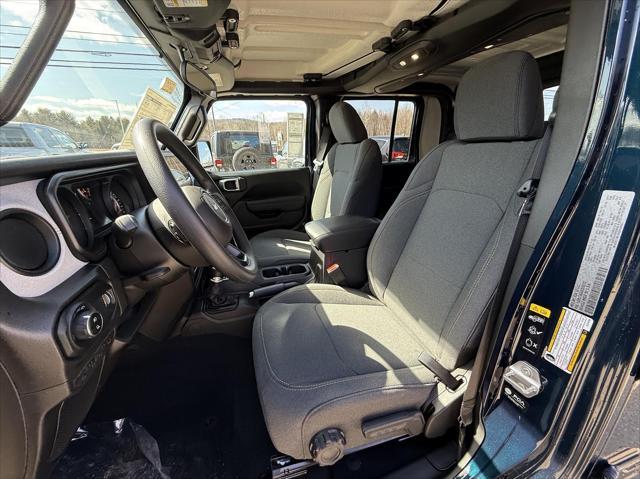 new 2025 Jeep Gladiator car, priced at $45,780