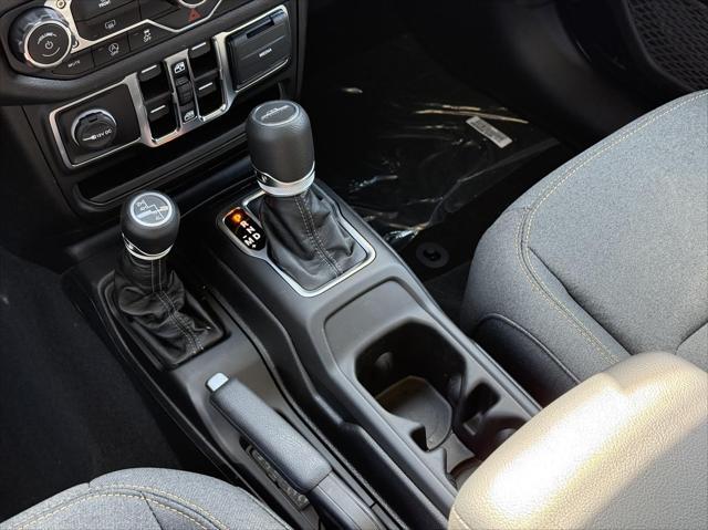 new 2025 Jeep Gladiator car, priced at $45,780