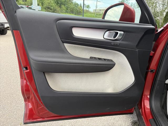 used 2020 Volvo XC40 car, priced at $22,331