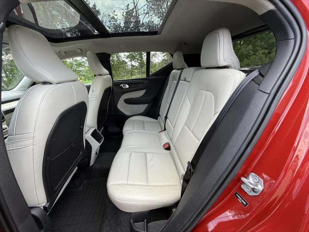 used 2020 Volvo XC40 car, priced at $22,331