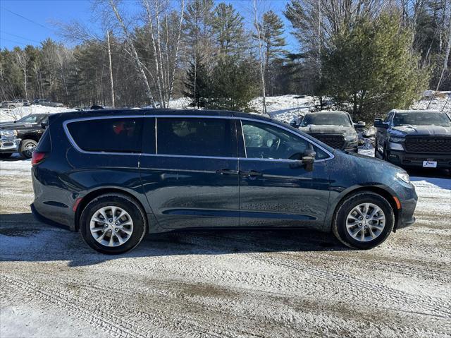 new 2025 Chrysler Pacifica car, priced at $47,635