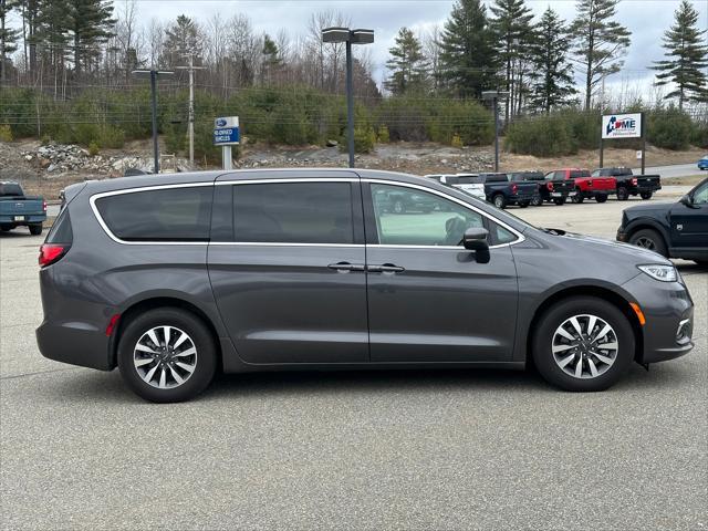 used 2023 Chrysler Pacifica Hybrid car, priced at $40,149