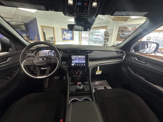 new 2025 Jeep Grand Cherokee car, priced at $43,170