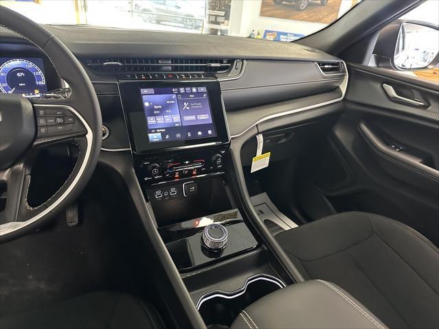new 2025 Jeep Grand Cherokee car, priced at $43,170