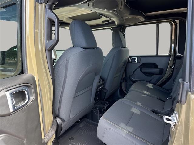 new 2025 Jeep Gladiator car, priced at $46,323