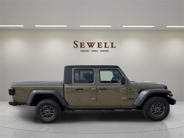 new 2025 Jeep Gladiator car, priced at $46,323