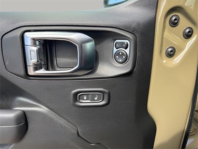 new 2025 Jeep Gladiator car, priced at $46,323