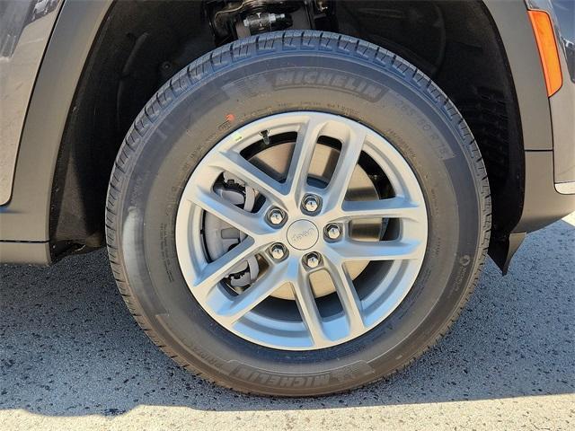 new 2024 Jeep Grand Cherokee L car, priced at $39,606