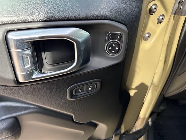 new 2025 Jeep Gladiator car, priced at $46,323