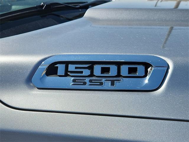 new 2025 Ram 1500 car, priced at $52,365