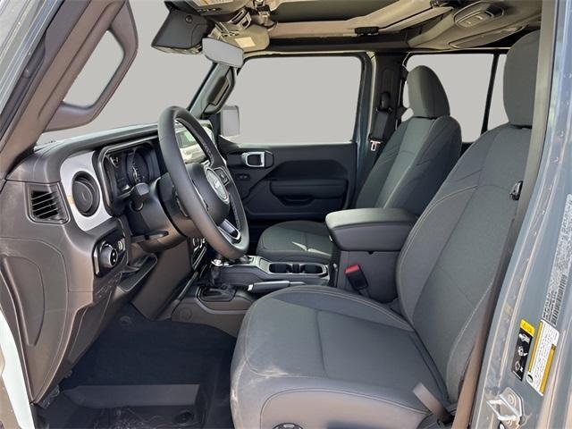 new 2025 Jeep Gladiator car, priced at $46,323
