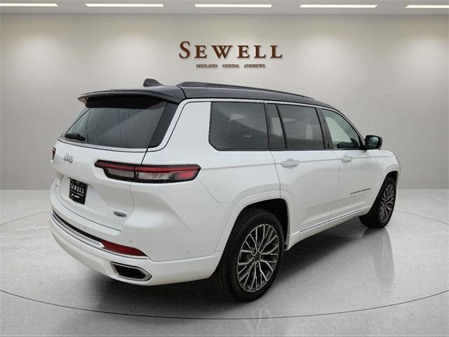 new 2024 Jeep Grand Cherokee L car, priced at $61,224