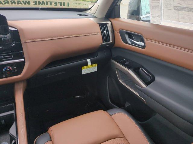 new 2025 Nissan Pathfinder car, priced at $44,929